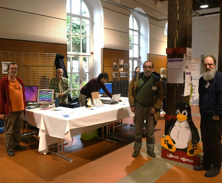 Stand Linux-Nantes au Forum Digital Week Septembre 2024